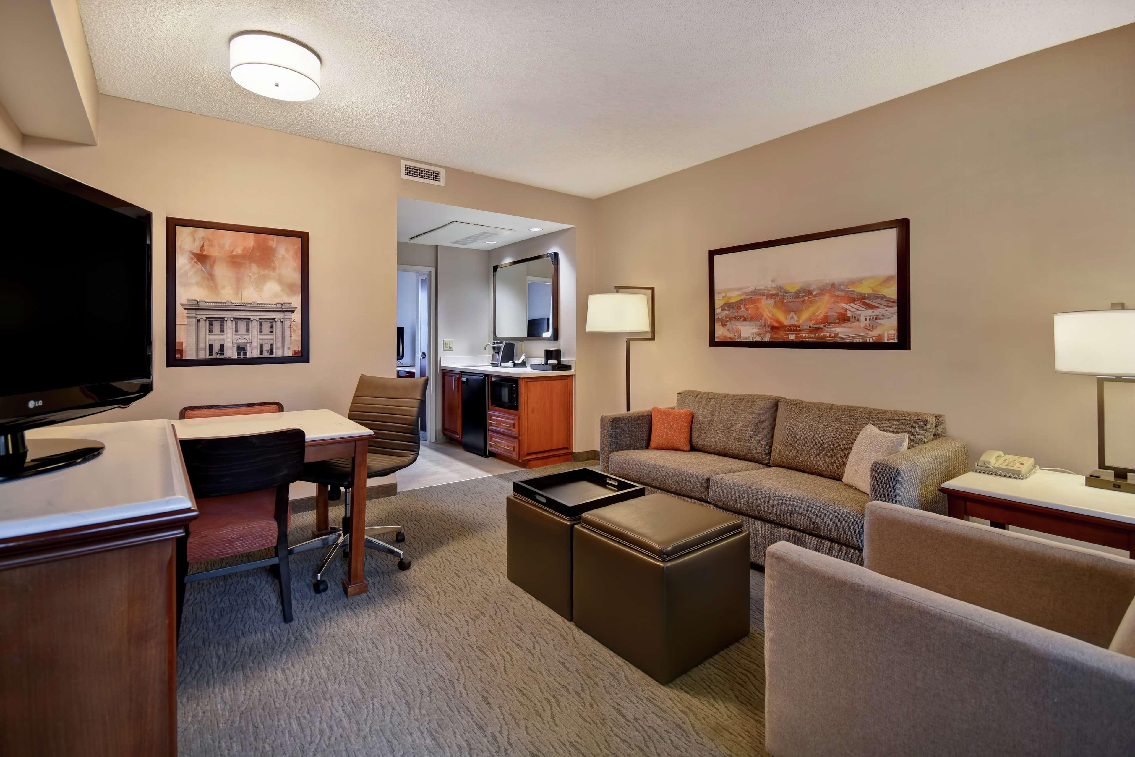Embassy Suites Little Rock Bagian luar foto