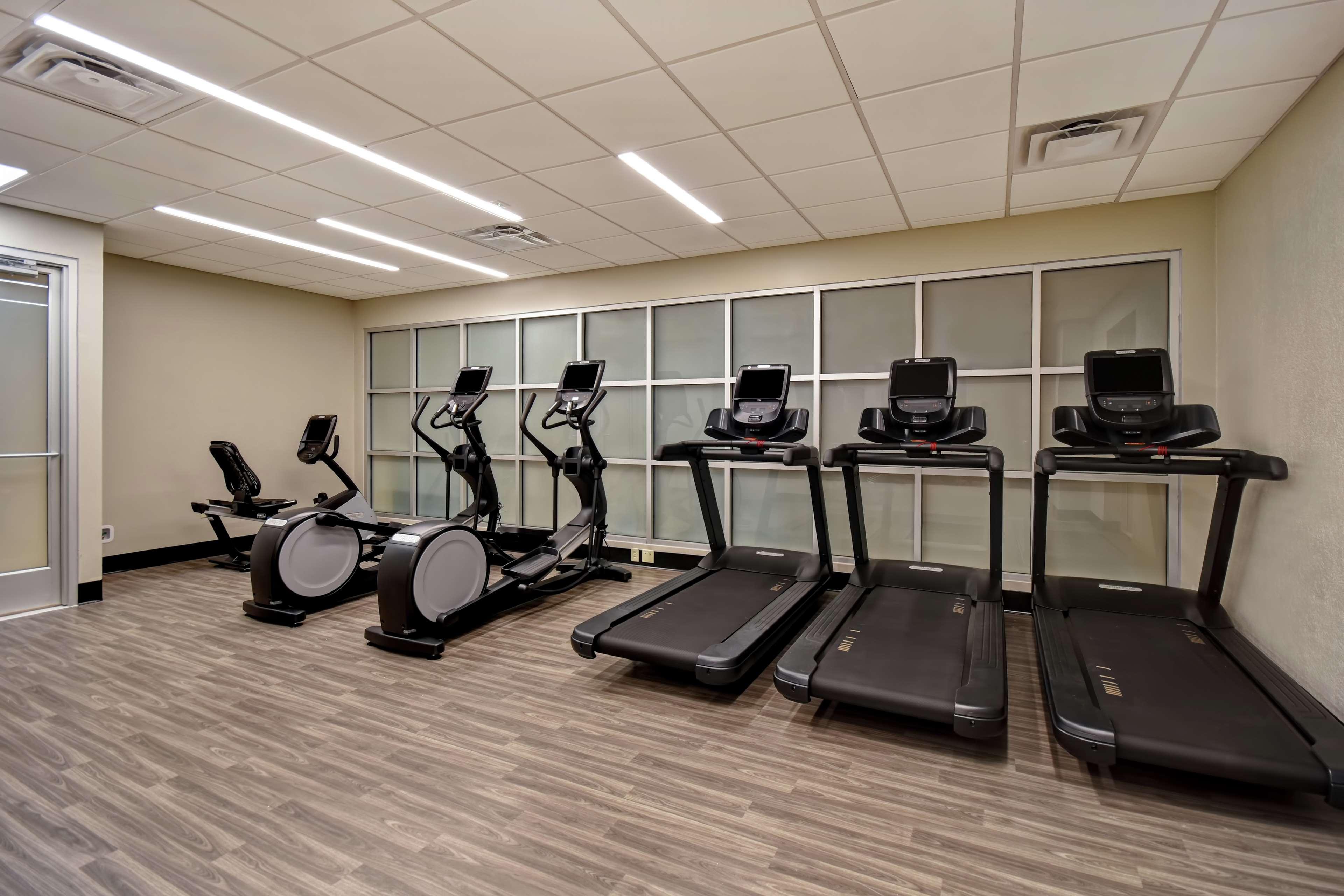 Embassy Suites Little Rock Bagian luar foto