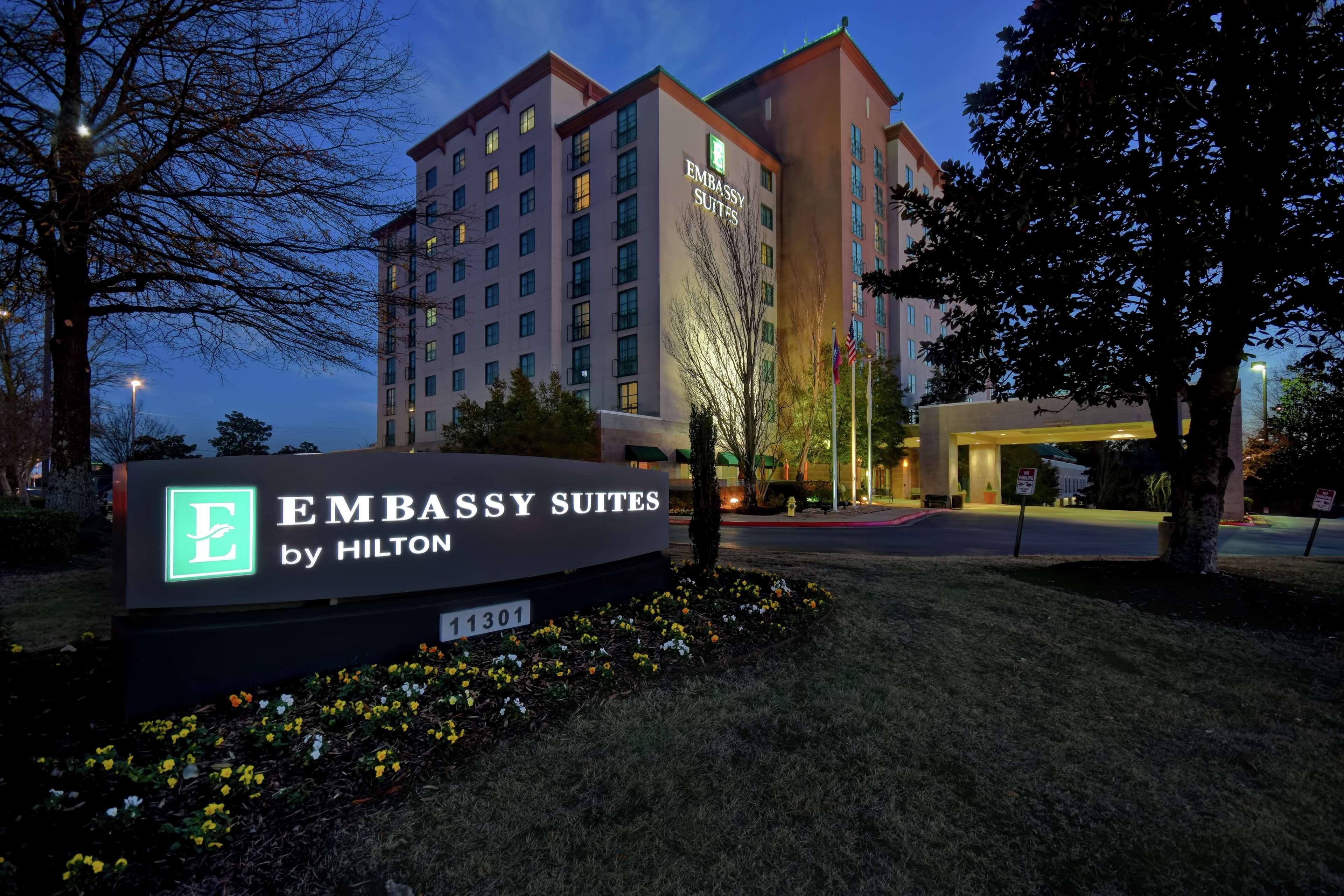 Embassy Suites Little Rock Bagian luar foto