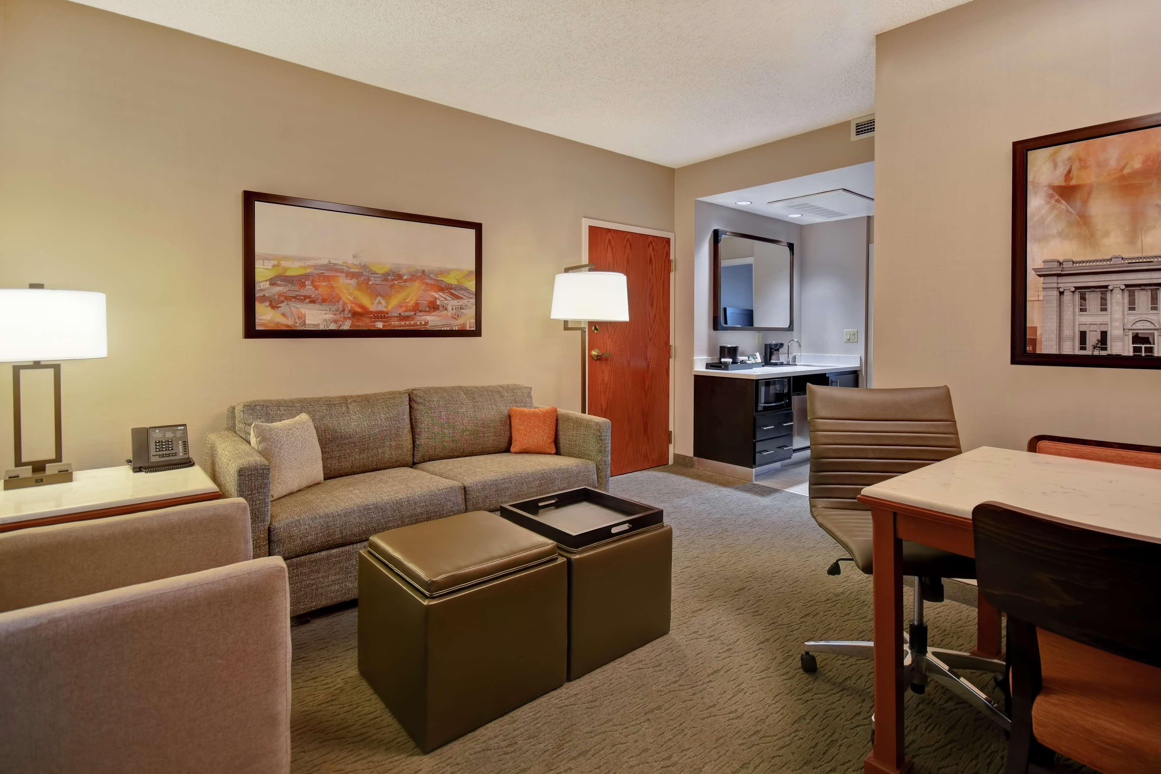 Embassy Suites Little Rock Bagian luar foto
