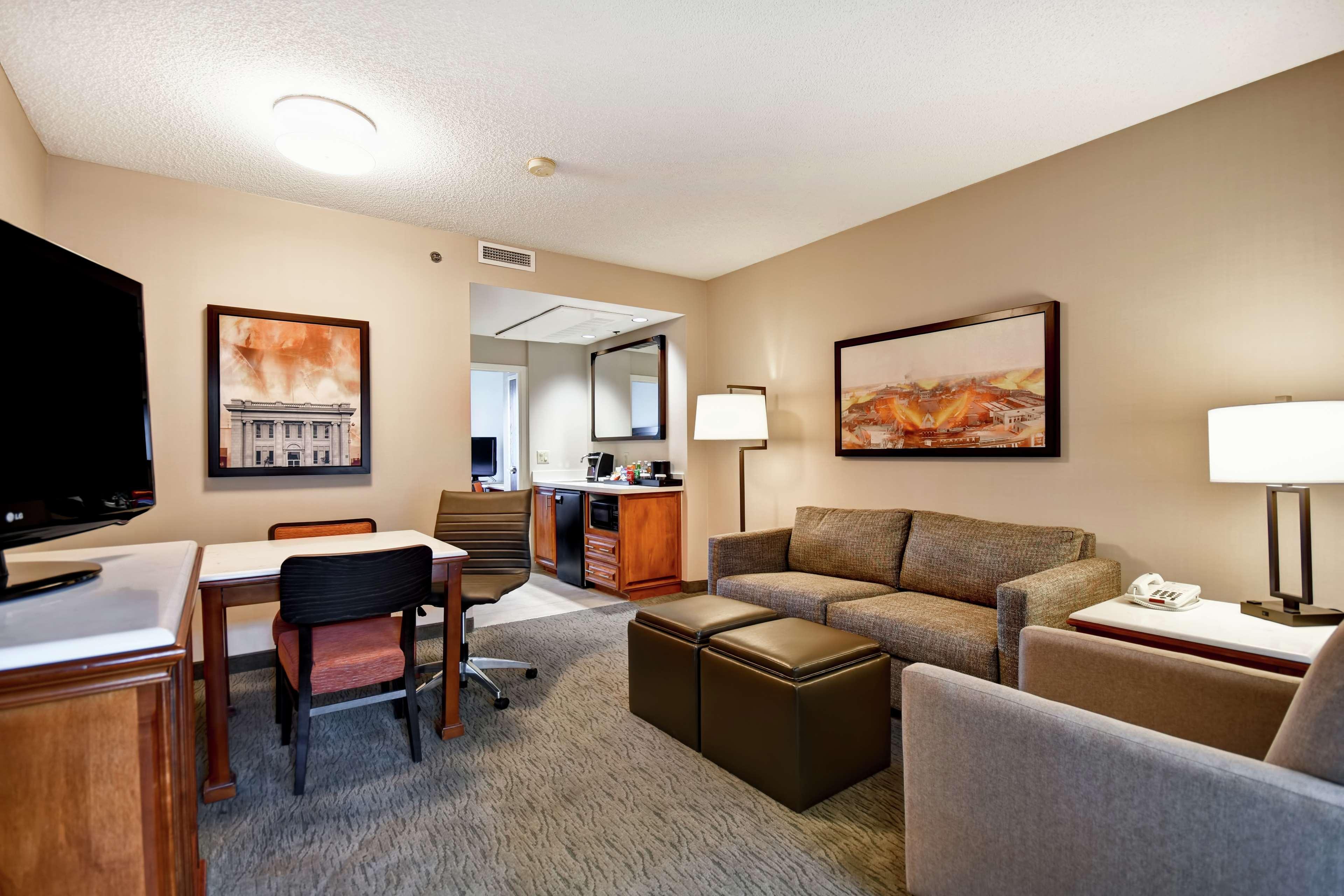 Embassy Suites Little Rock Bagian luar foto