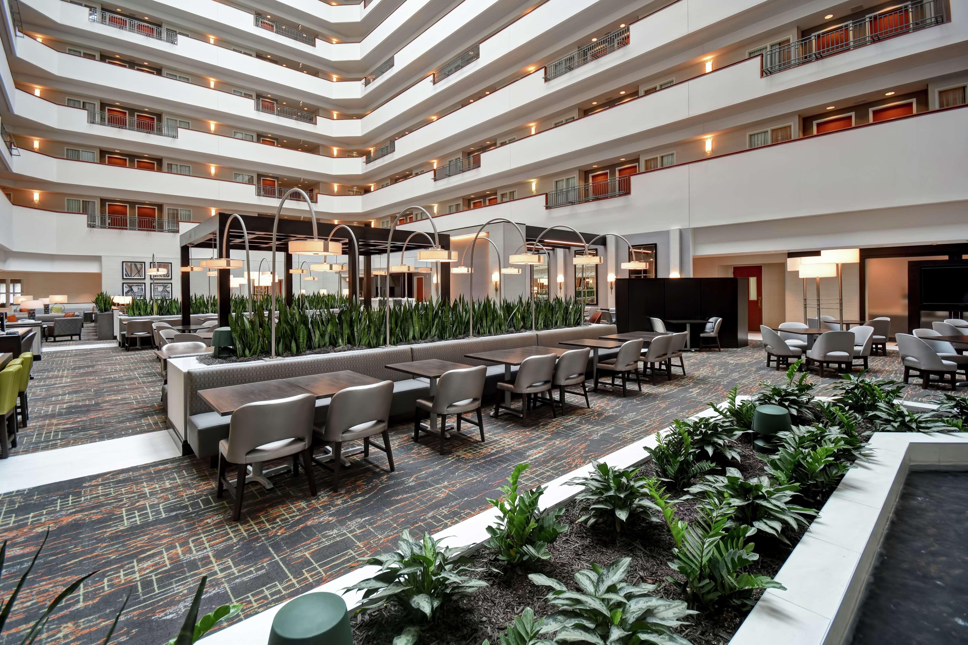 Embassy Suites Little Rock Bagian luar foto