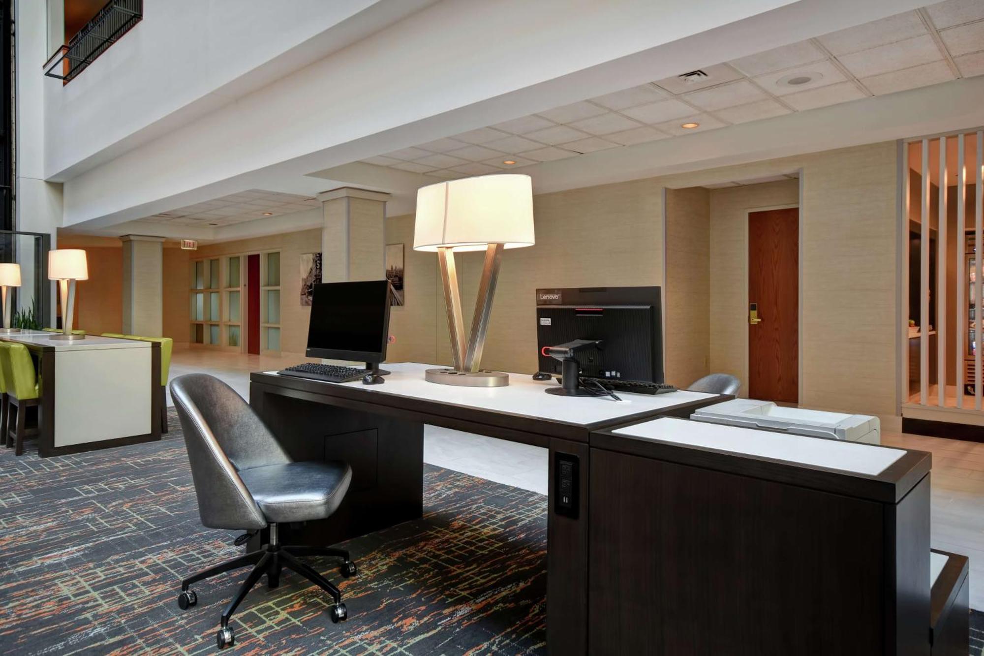 Embassy Suites Little Rock Bagian luar foto