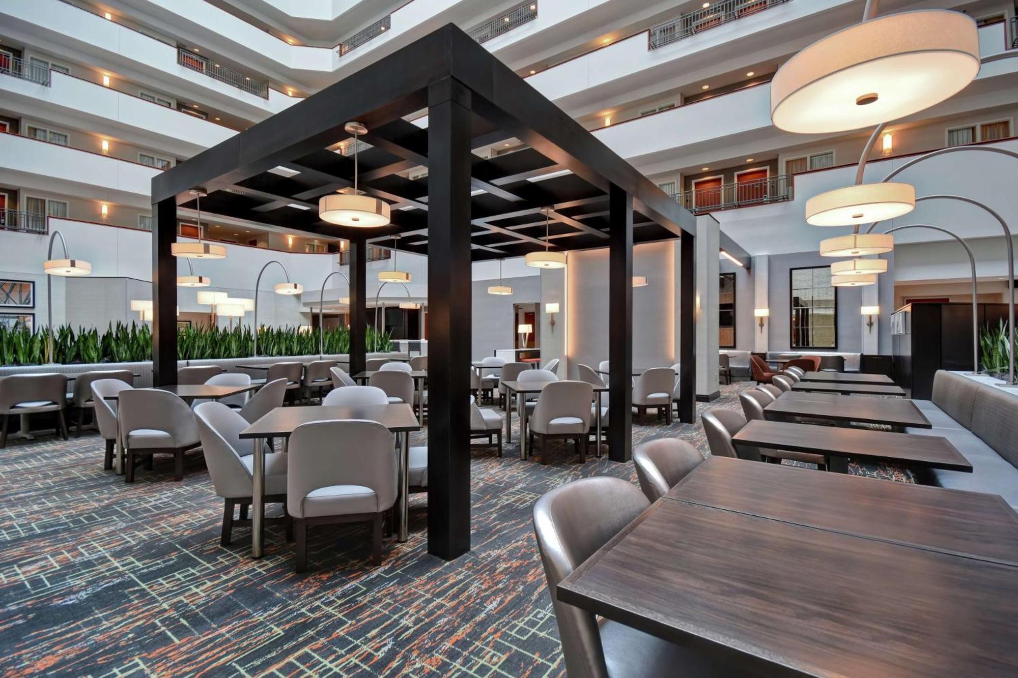 Embassy Suites Little Rock Bagian luar foto