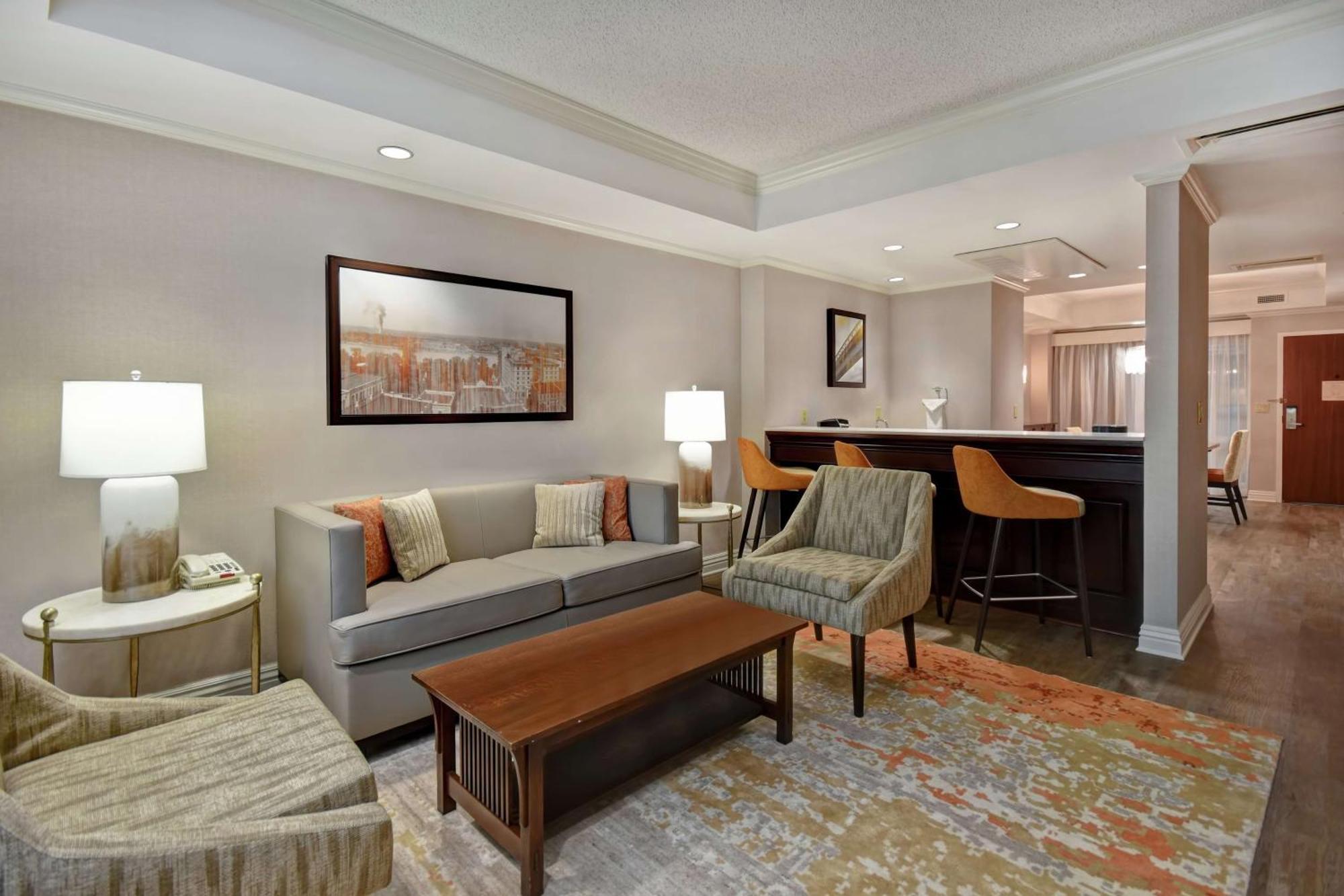 Embassy Suites Little Rock Bagian luar foto