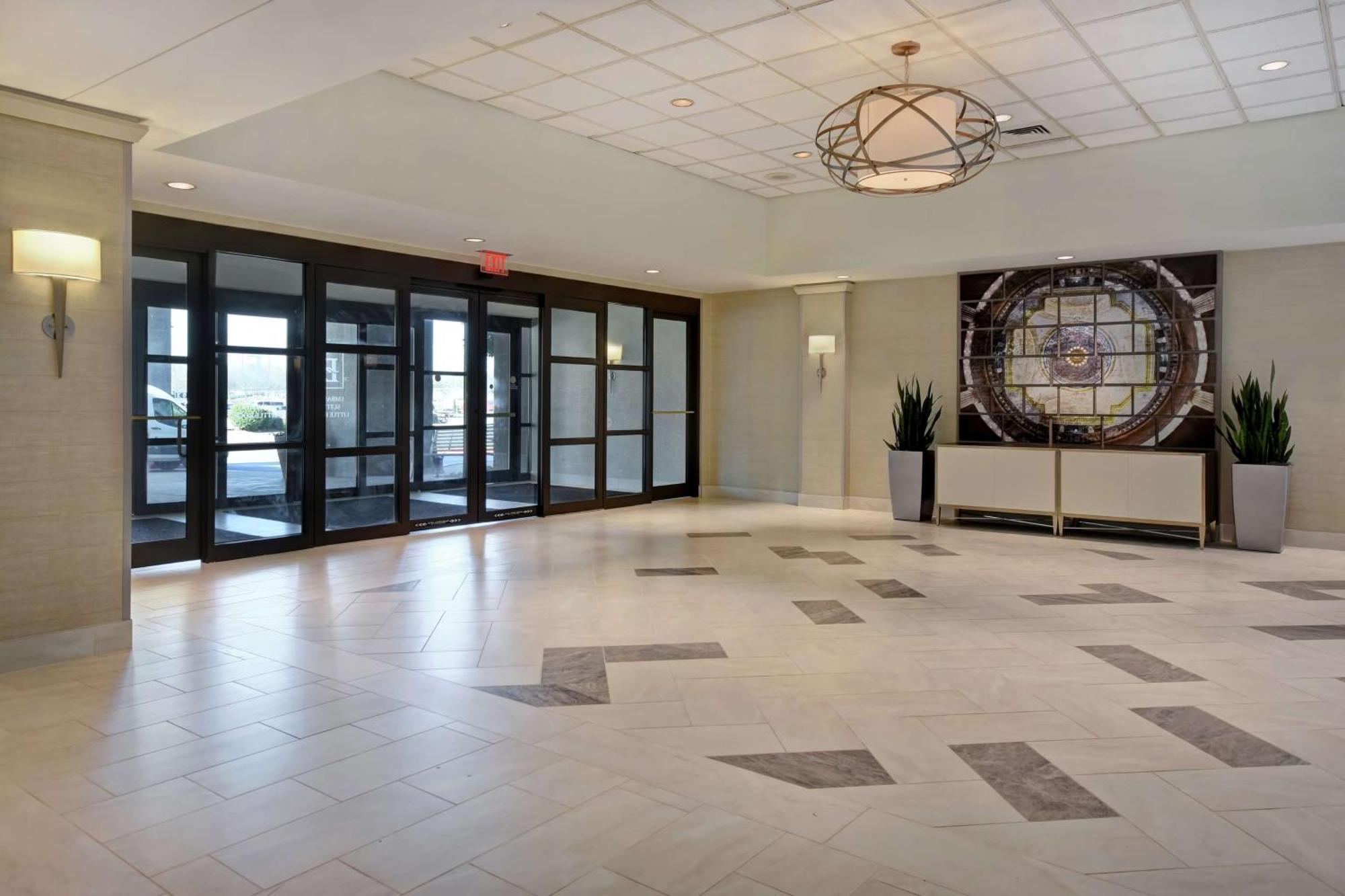 Embassy Suites Little Rock Bagian luar foto