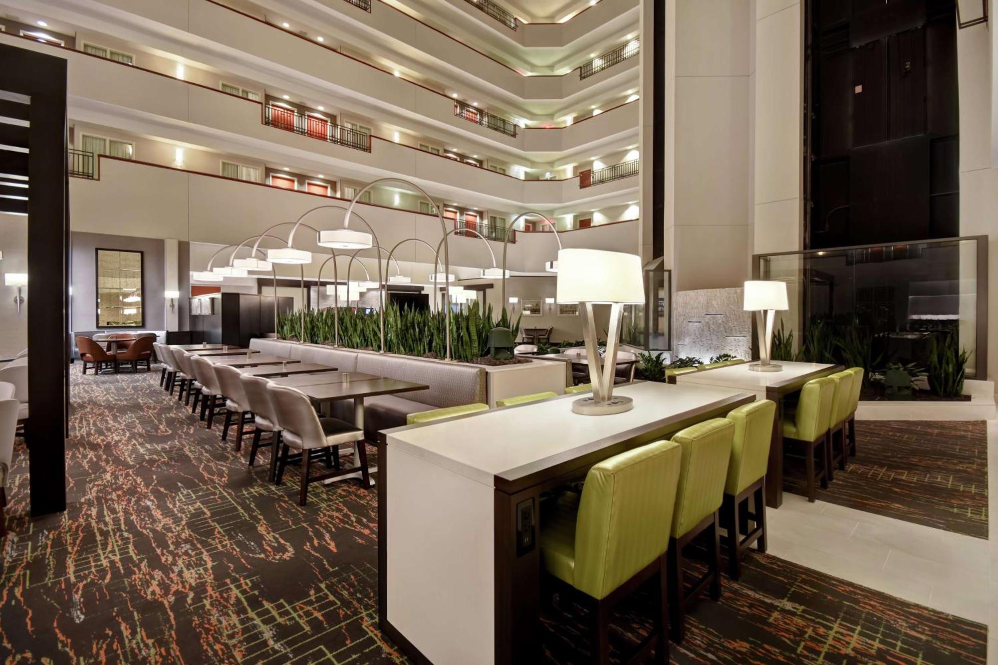 Embassy Suites Little Rock Bagian luar foto