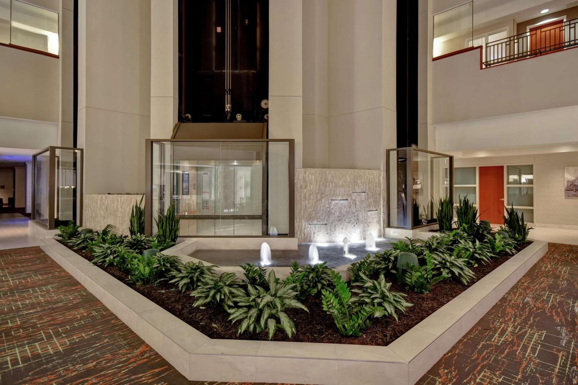 Embassy Suites Little Rock Bagian luar foto